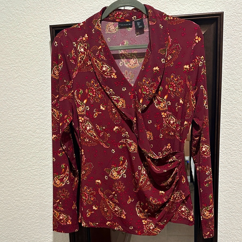 TAHARI Long Sleeve Floral Paisley Ruched Faux Wrap Top Sz L Burgundy Wine Maroon